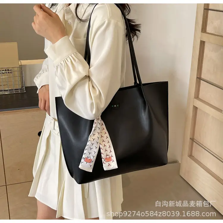 Women's Cross-Border Tote Bag Beige Gold Handle 2026 — feature 28