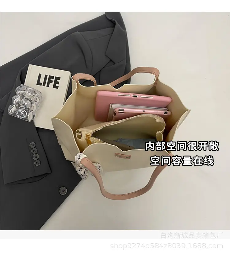 Women's Cross-Border Tote Bag Beige Gold Handle 2026 — feature 8