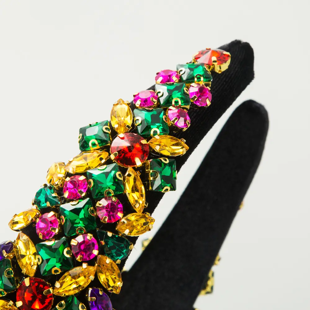 Crystal Baroque Hair Band with Green Gemstone - Image 9