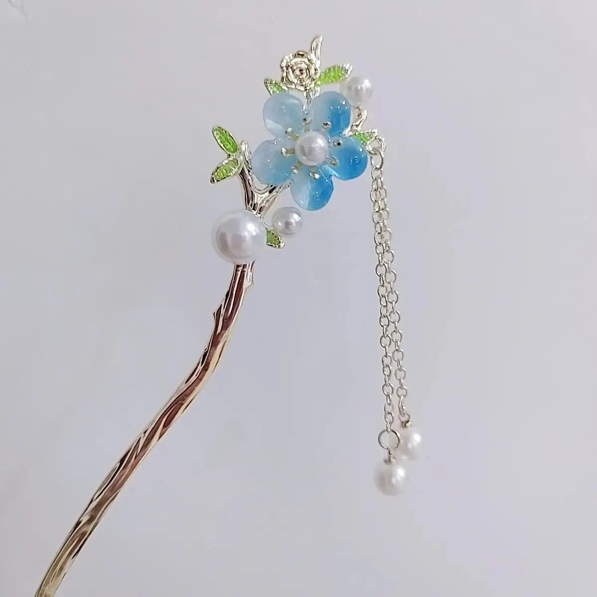 Chinese Hairpin with Flower & Pearl Design - Image 8
