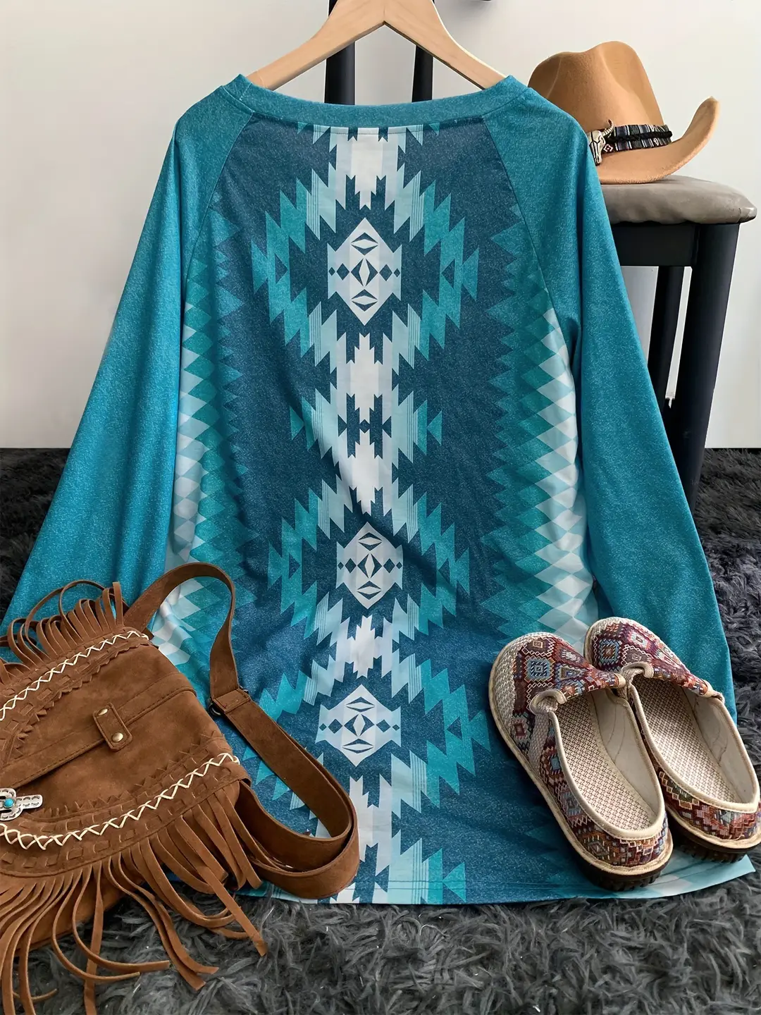 Cross-border Hot Selling 2024 Xiyin Amazon Aztec Western Ethnic Long-sleeved T-shirt Women's Top