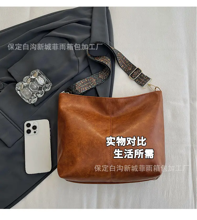 Large Capacity Vintage Wide Strap Shoulder Crossbody Bag — feature 10