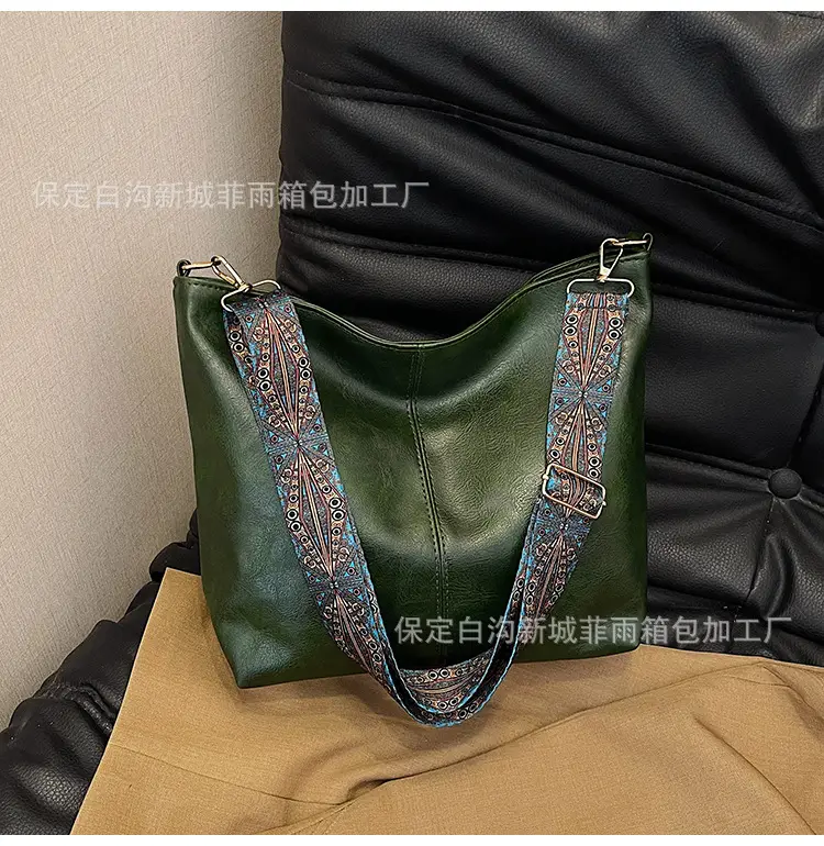 Large Capacity Vintage Wide Strap Shoulder Crossbody Bag — feature 18