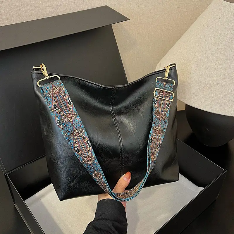 Large Capacity Vintage Wide Strap Shoulder Crossbody Bag - Image 2