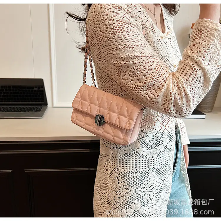 Quilted Chain Shoulder Bag for Women 2026 — feature 15