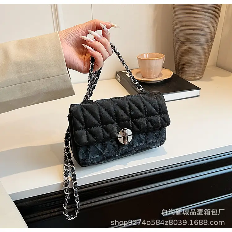 Quilted Chain Shoulder Bag for Women 2026 — feature 17