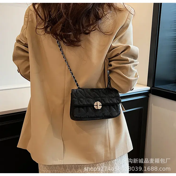 Quilted Chain Shoulder Bag for Women 2026 — feature 18