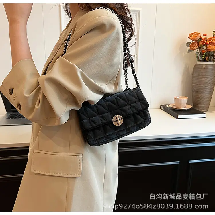 Quilted Chain Shoulder Bag for Women 2026 — feature 19