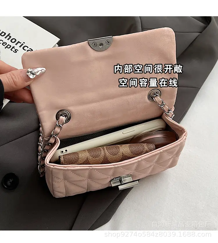 Quilted Chain Shoulder Bag for Women 2026 — feature 7