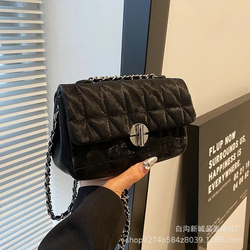 Quilted Chain Shoulder Bag for Women 2026 - Image 3