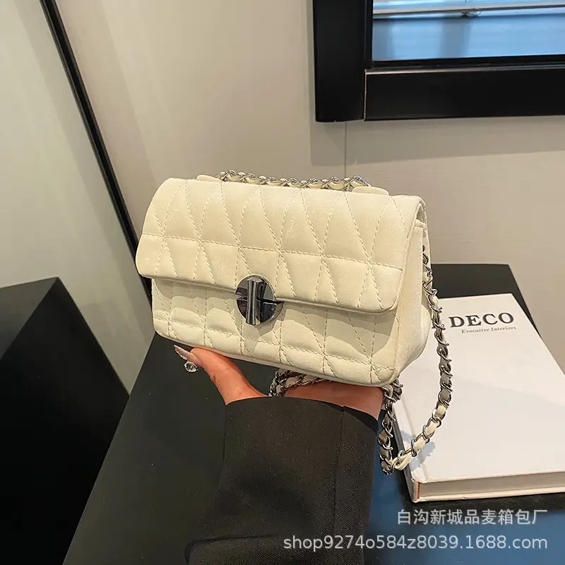 Quilted Chain Shoulder Bag for Women 2026 - Image 4