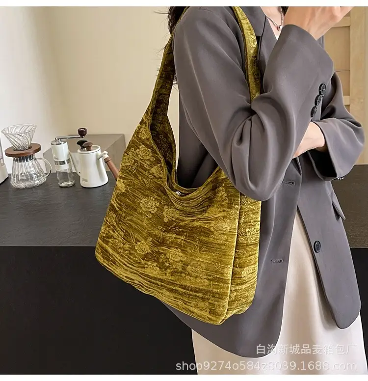 Large Capacity Fashionable Women's Bag 2026 New Trendy Casual Shoulder Underarm Bag Internet Celebrity Hot Style Tote Large Bag — feature 24