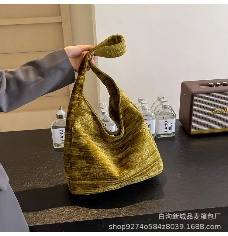 Large Capacity Fashionable Women's Bag 2026 New Trendy Casual Shoulder Underarm Bag Internet Celebrity Hot Style Tote Large Bag — feature 28