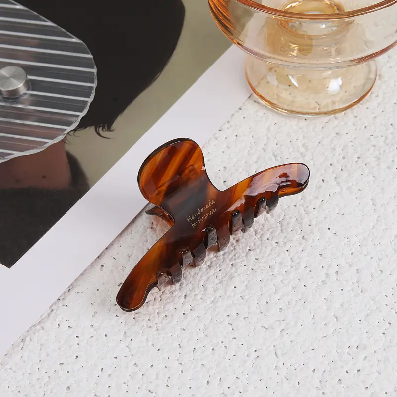 Elegant Shark Clip for Women's Hair Accessories - Image 2
