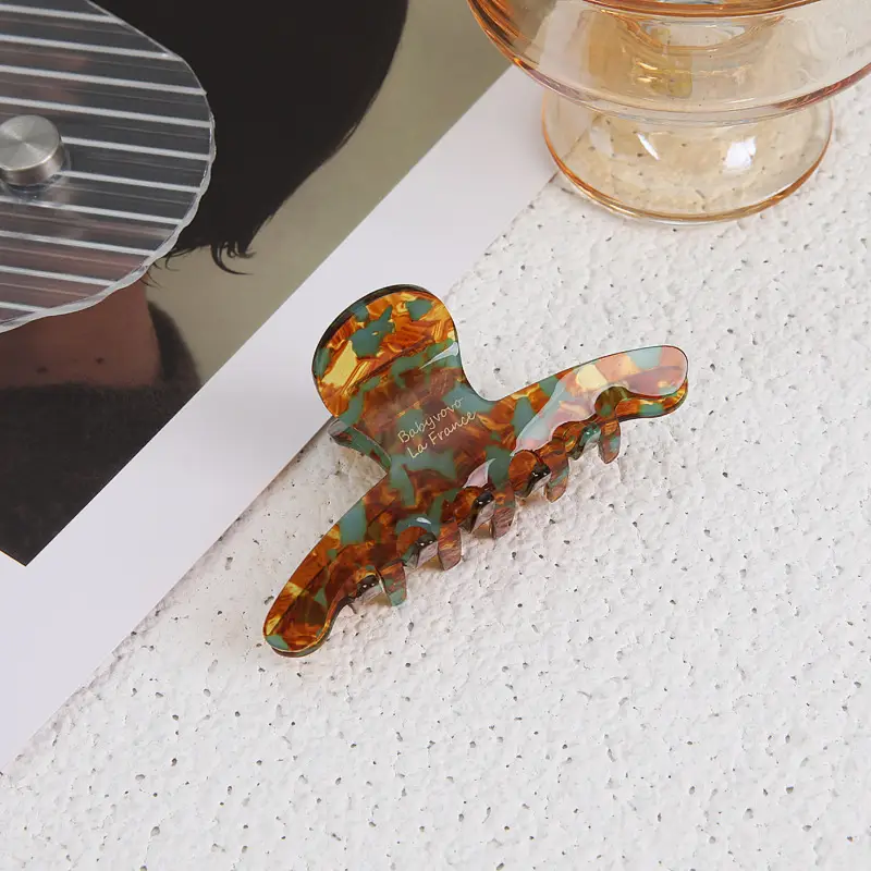Elegant Shark Clip for Women's Hair Accessories - Image 3