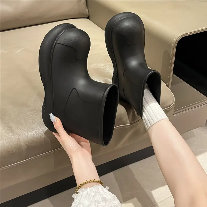 2025 Internet Celebrity Fashion Simple Versatile Ins Rain Boots Women's Mid-Calf Cute Outdoor Thick-Soled Eva Waterproof Rain Boots Wholesale - Image 6