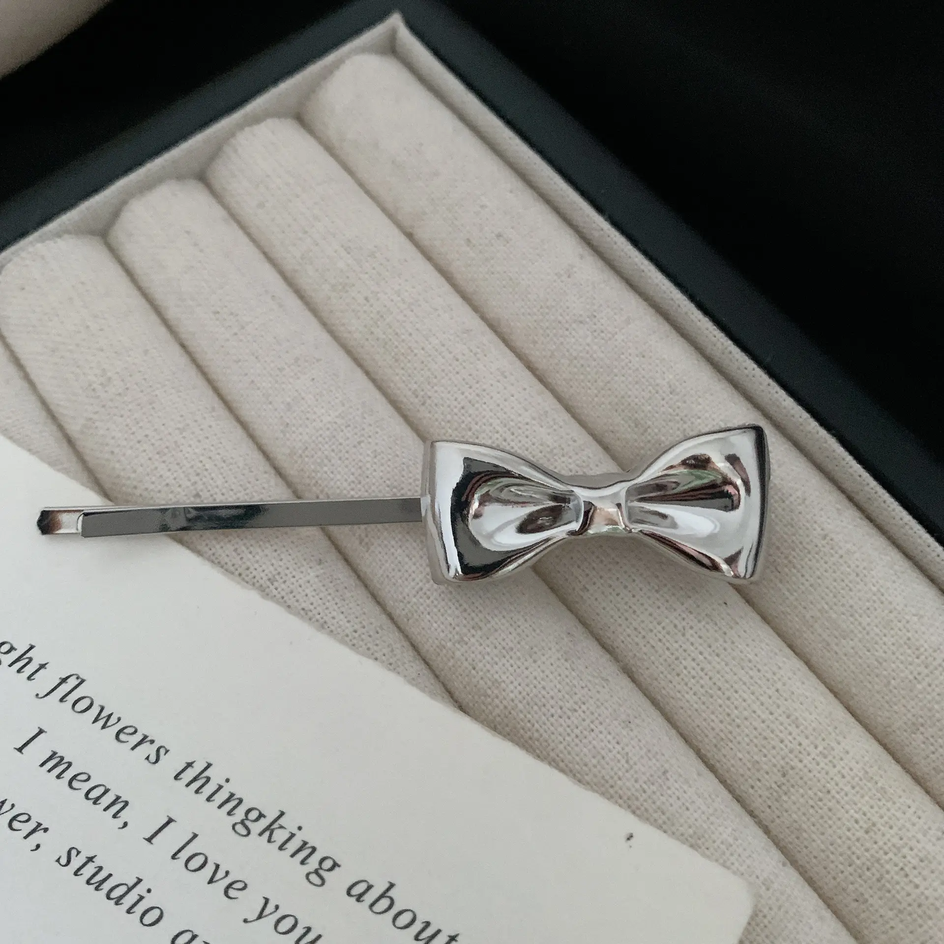 1# silver bow clip