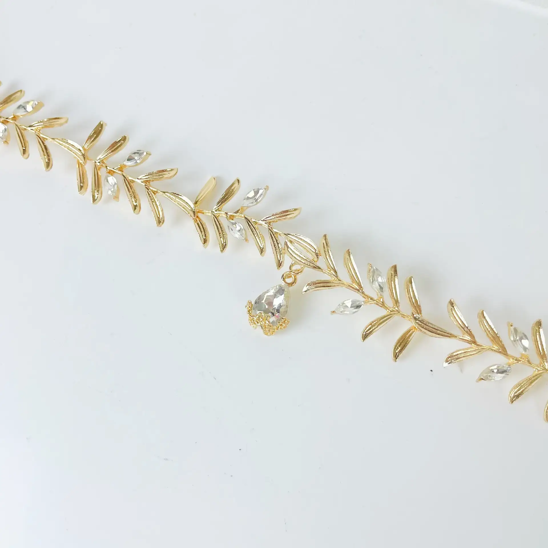 Olive Leaf Green Diamond Tassel Hair Accessory — feature 25