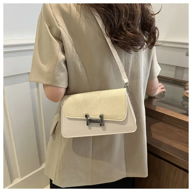 Korean Style H-Lock Shoulder Bag Brown — feature 10