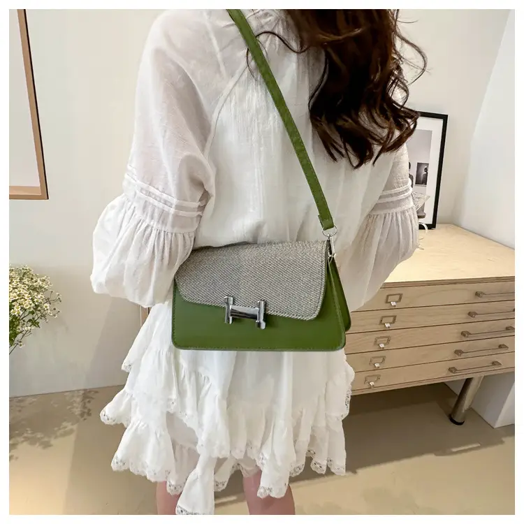 Korean Style H-Lock Shoulder Bag Brown — feature 12