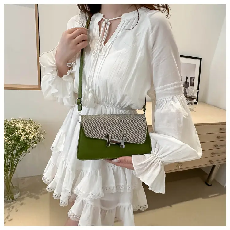 Korean Style H-Lock Shoulder Bag Brown — feature 13
