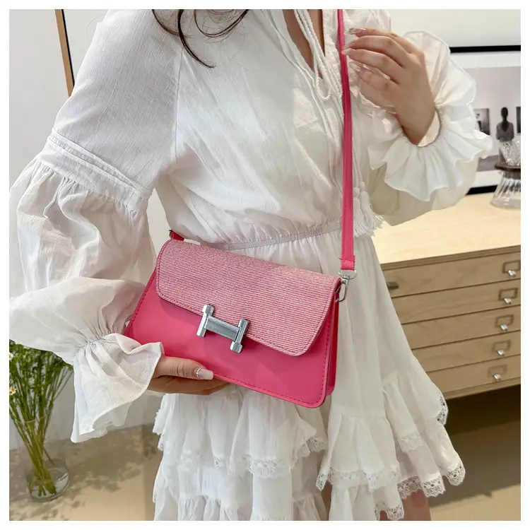 Korean Style H-Lock Shoulder Bag Brown — feature 15