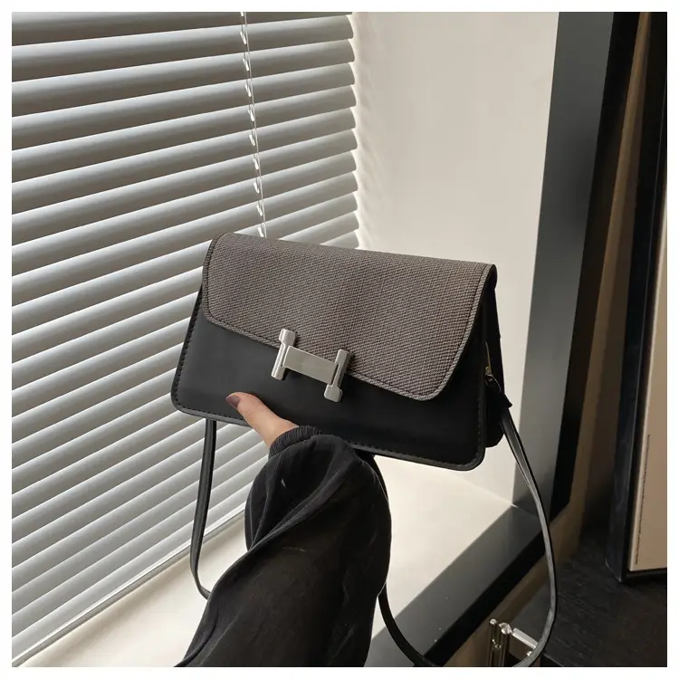 Korean Style H-Lock Shoulder Bag Brown — feature 18