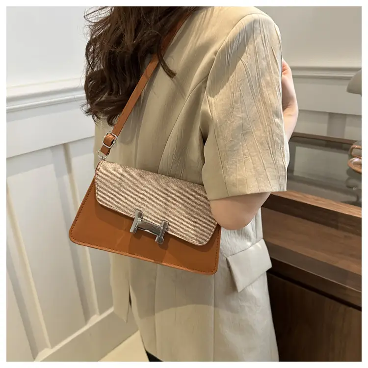 Korean Style H-Lock Shoulder Bag Brown — feature 8