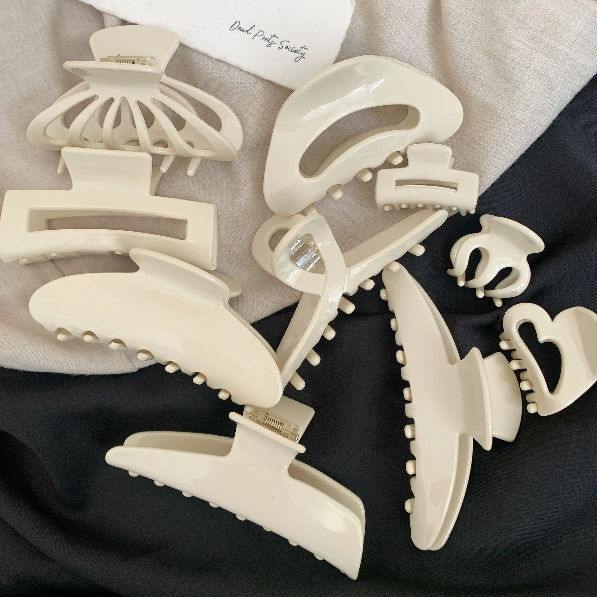 Large Back of Head Hair Clip Milk White — feature 12