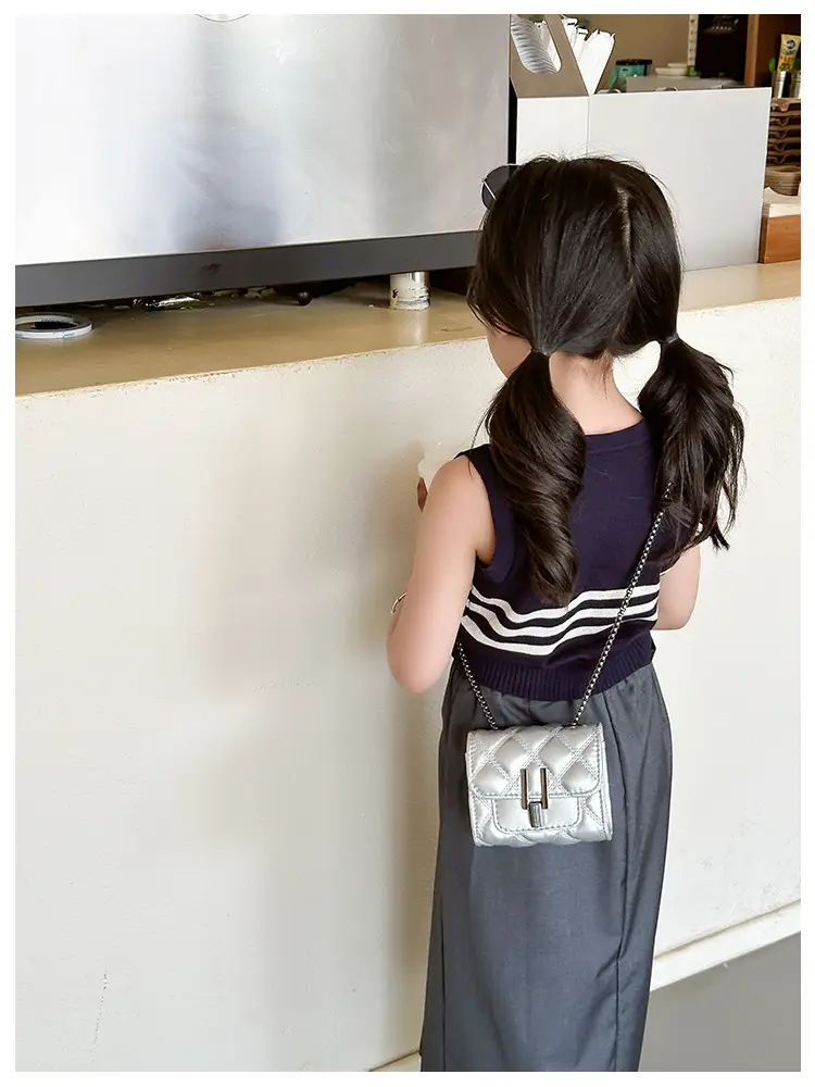 Silver Rhombic Crossbody Bag for Women 2024 — feature 16