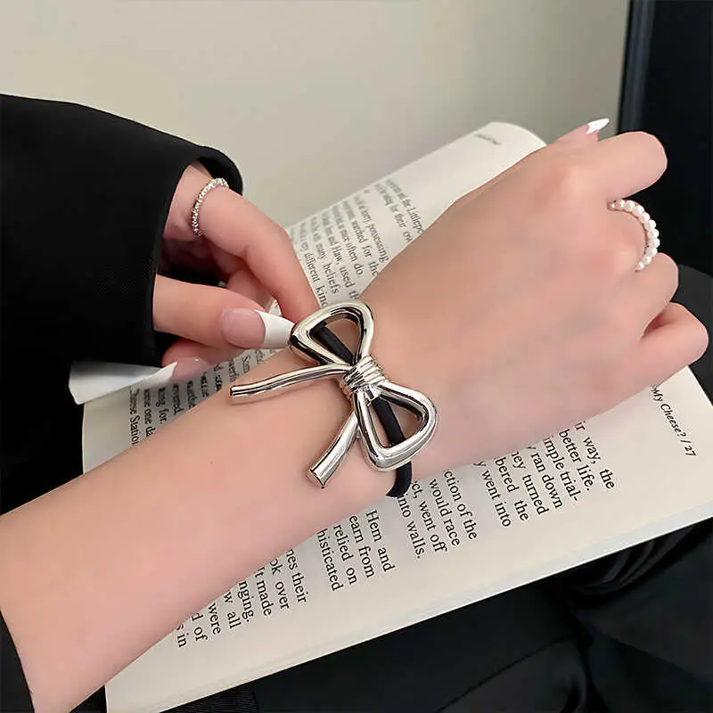 French Bow Hair Ring for Women Gold Black — feature 2