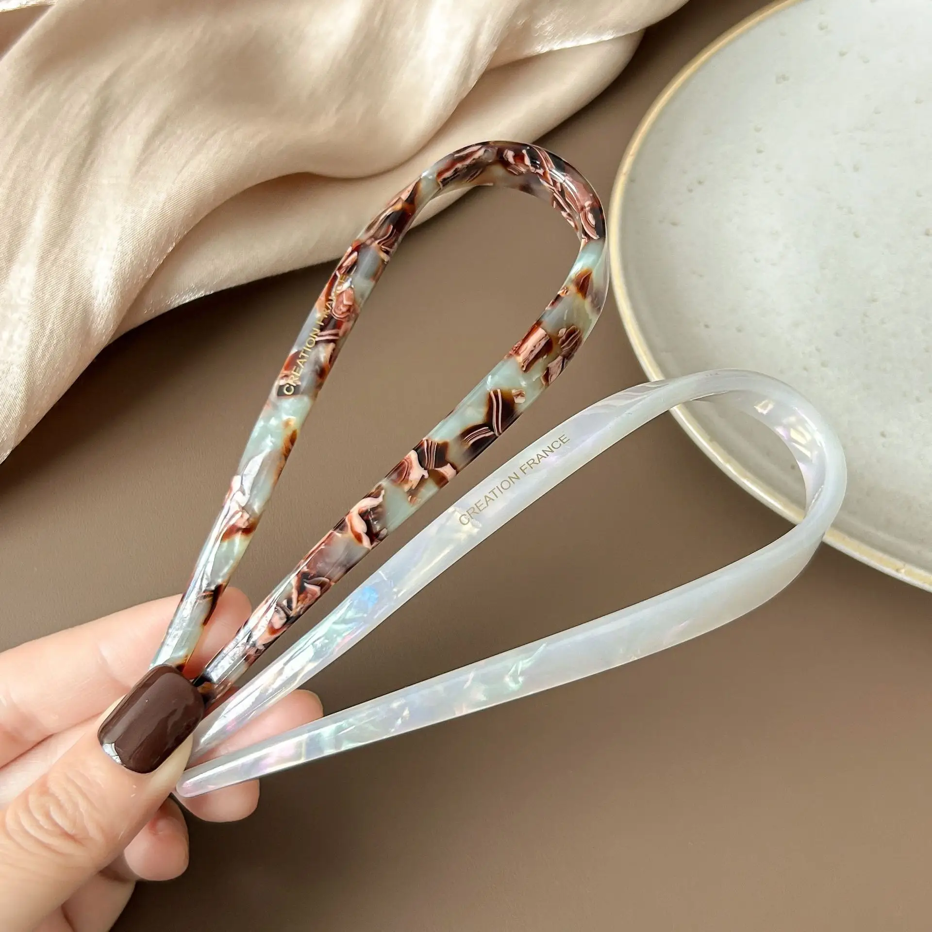 Women's Acetate U-Shaped Hairpin with Glitter Finish - Image 12
