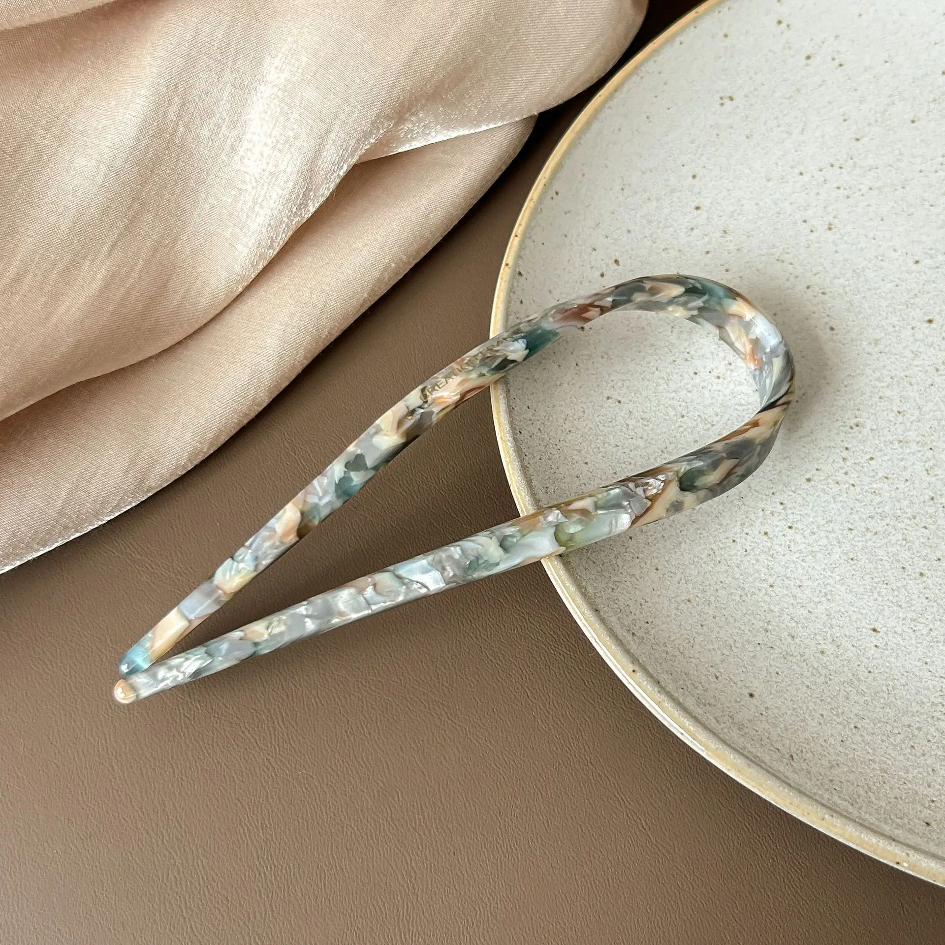 Women's Acetate U-Shaped Hairpin with Glitter Finish - Image 5