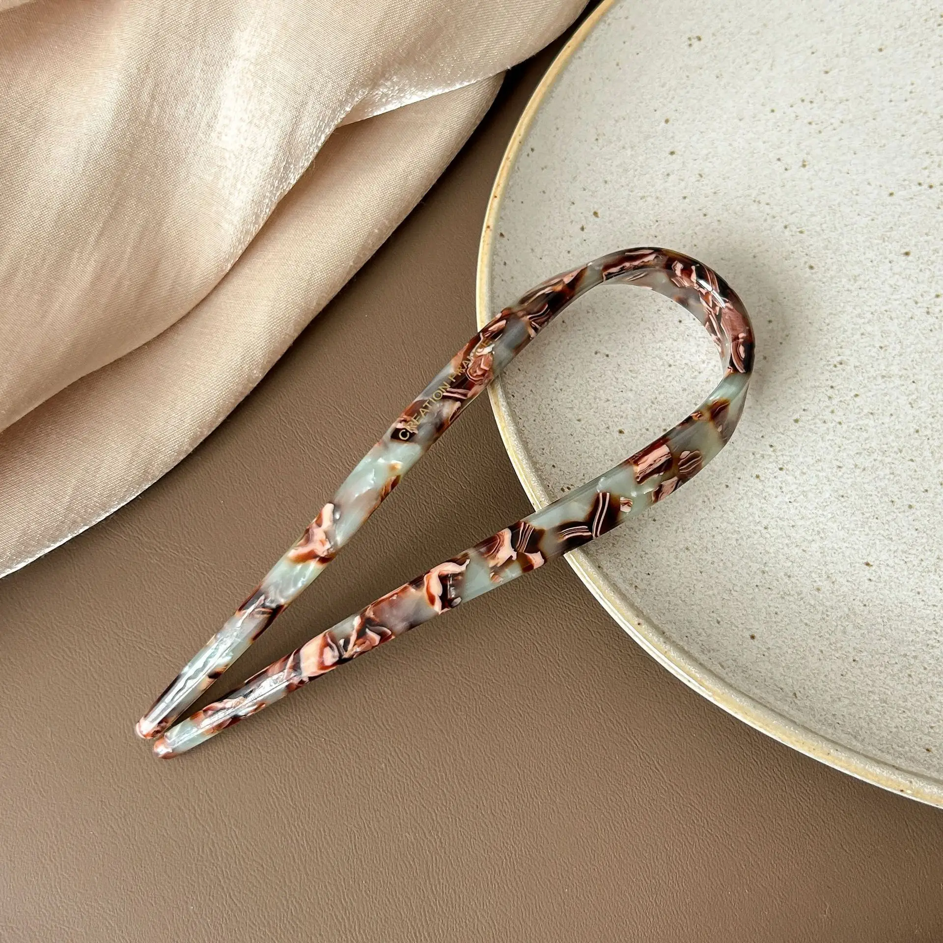 Women's Acetate U-Shaped Hairpin with Glitter Finish - Image 6