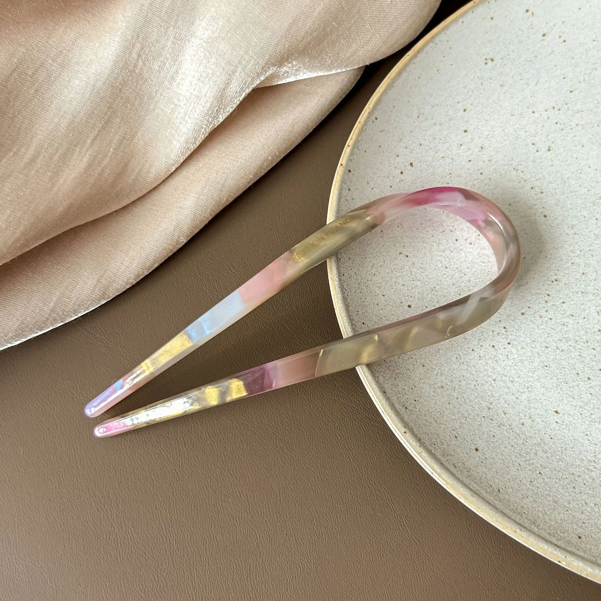 Women's Acetate U-Shaped Hairpin with Glitter Finish - Image 8