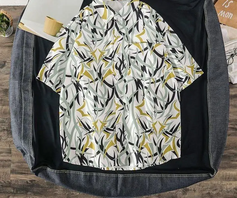 Men's Korean Style Printed Short Sleeve Shirt — feature 2