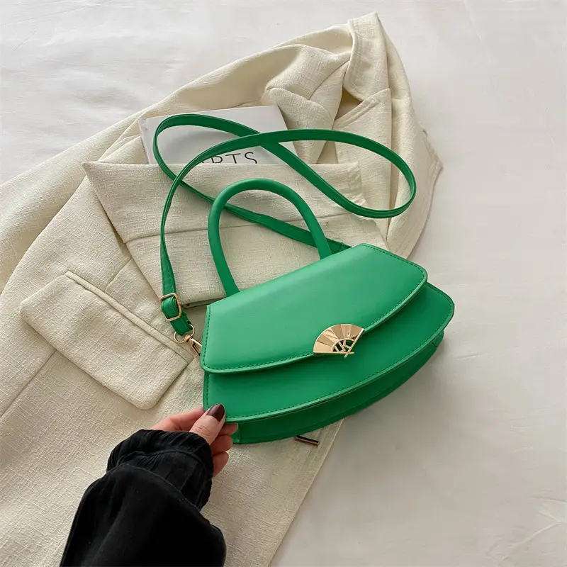 Black Square Shoulder Crossbody Bag with Gold Clasp - Image 4