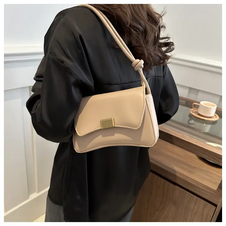 Black Lock Buckle Crossbody Bag for Women — feature 11