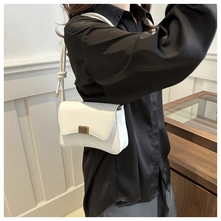 Black Lock Buckle Crossbody Bag for Women — feature 7