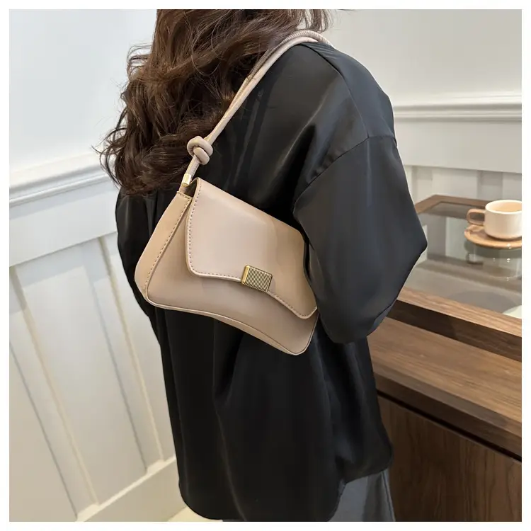 Black Lock Buckle Crossbody Bag for Women — feature 9