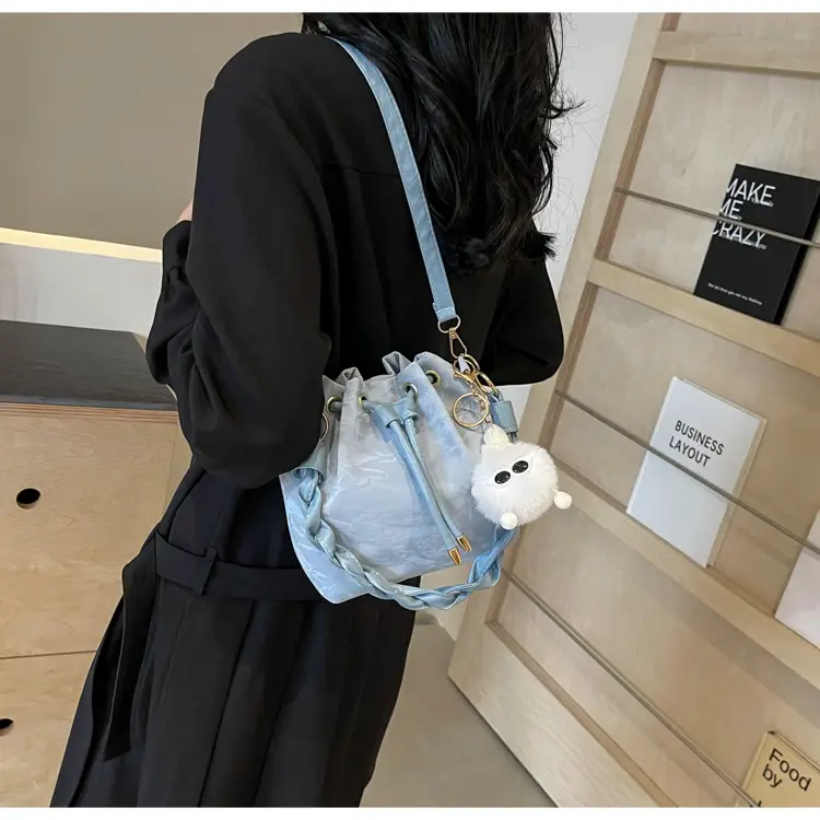 Women's Drawstring Shoulder Bag 2024 Spring Summer — feature 10