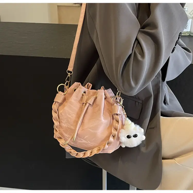 Women's Drawstring Shoulder Bag 2024 Spring Summer — feature 22