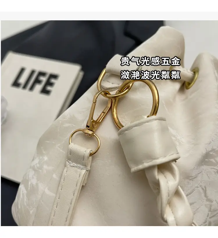 Women's Drawstring Shoulder Bag 2024 Spring Summer — feature 3