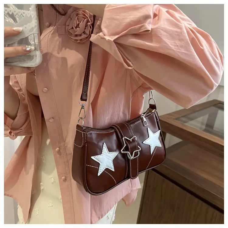 Sweet Star Heart Insolated Women's Shoulder Bag Black — feature 13