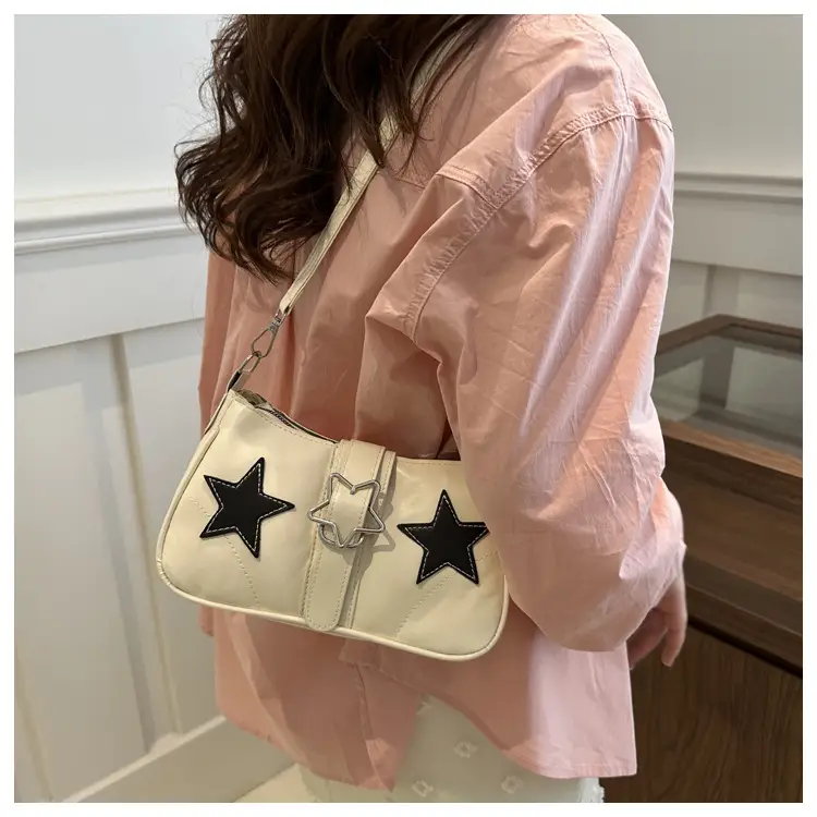 Sweet Star Heart Insolated Women's Shoulder Bag Black — feature 14