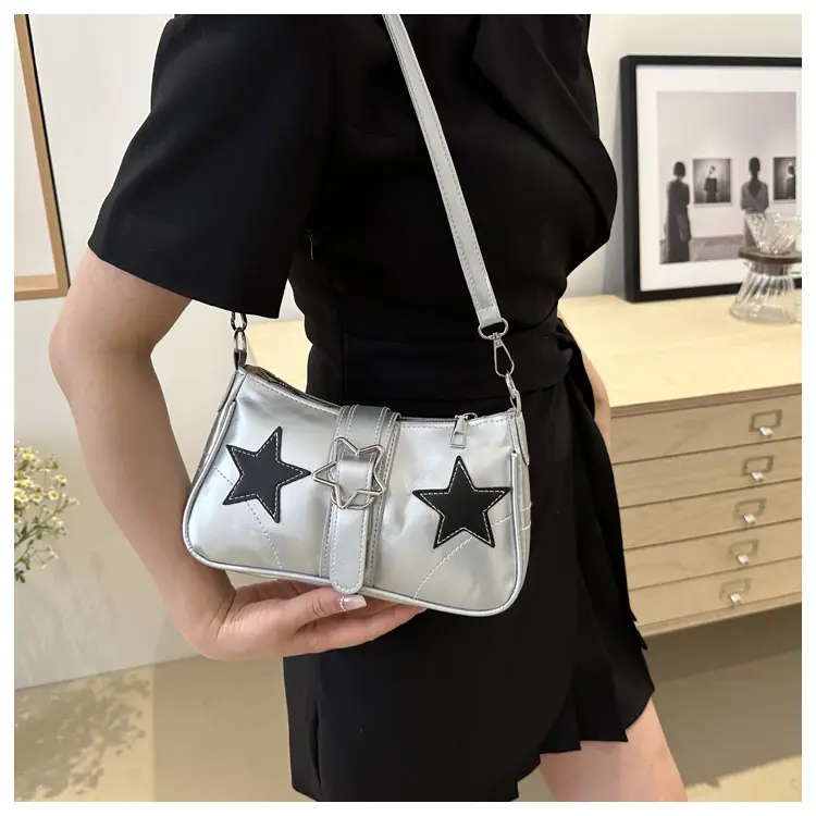 Sweet Star Heart Insolated Women's Shoulder Bag Black — feature 18