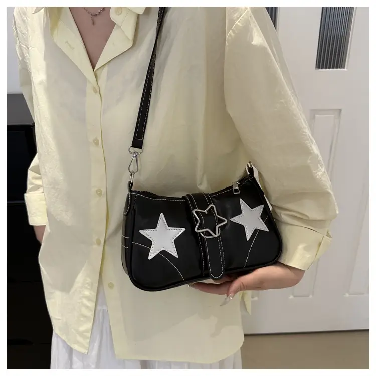 Sweet Star Heart Insolated Women's Shoulder Bag Black — feature 21