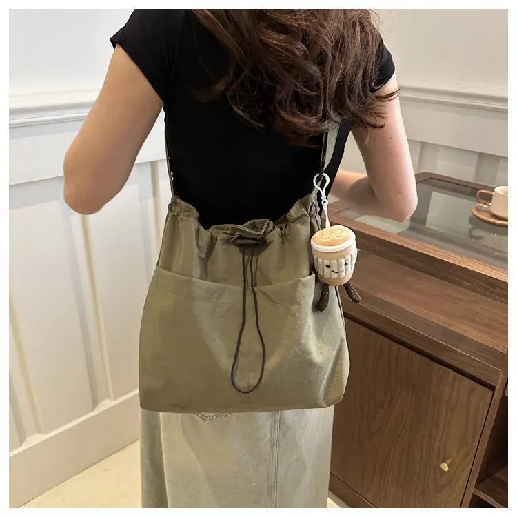 Women's Black Nylon Crossbody Tote Bag Large Capacity — feature 7