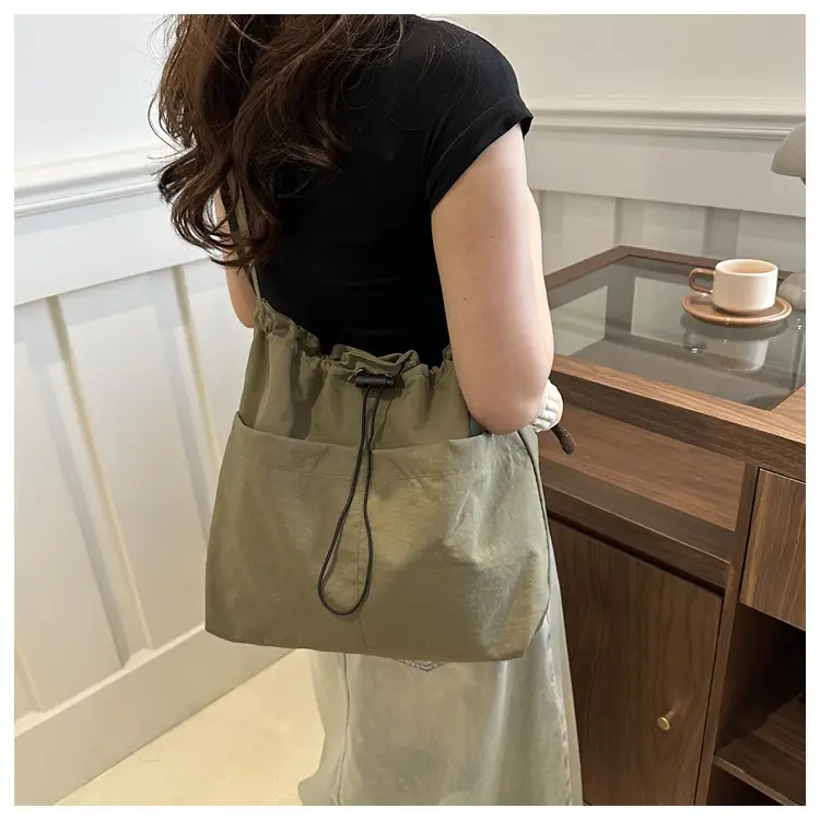 Women's Black Nylon Crossbody Tote Bag Large Capacity — feature 8