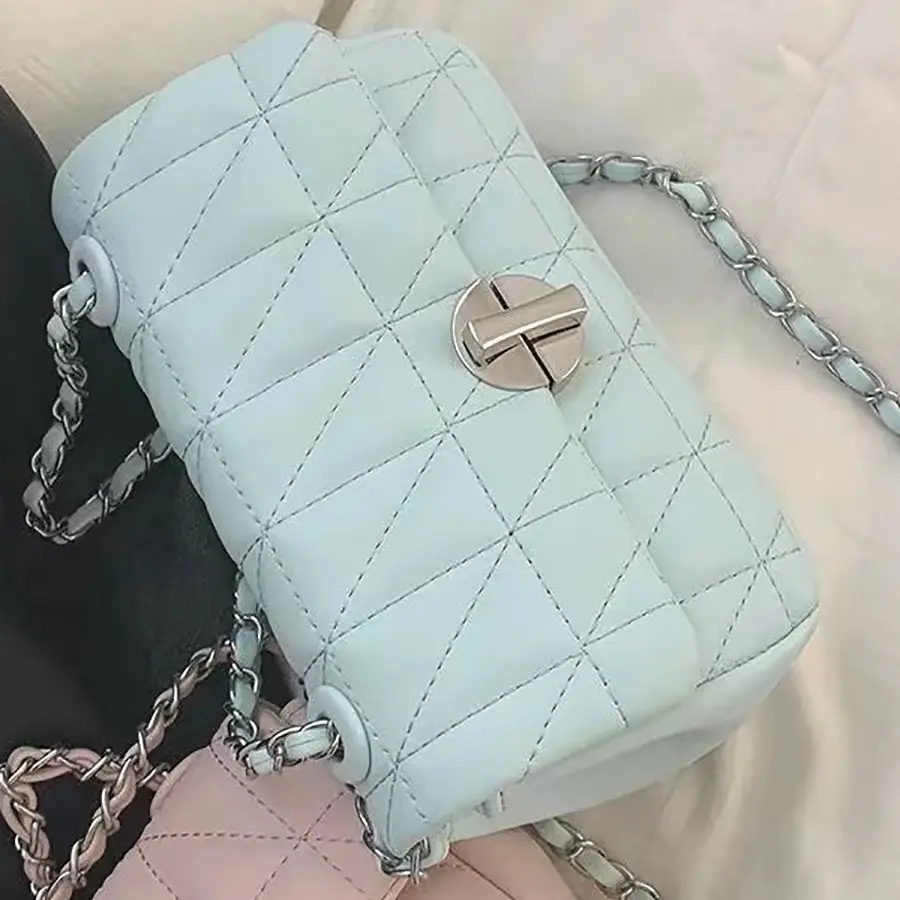 White Quilted Chain Shoulder Bag for Women - Image 7
